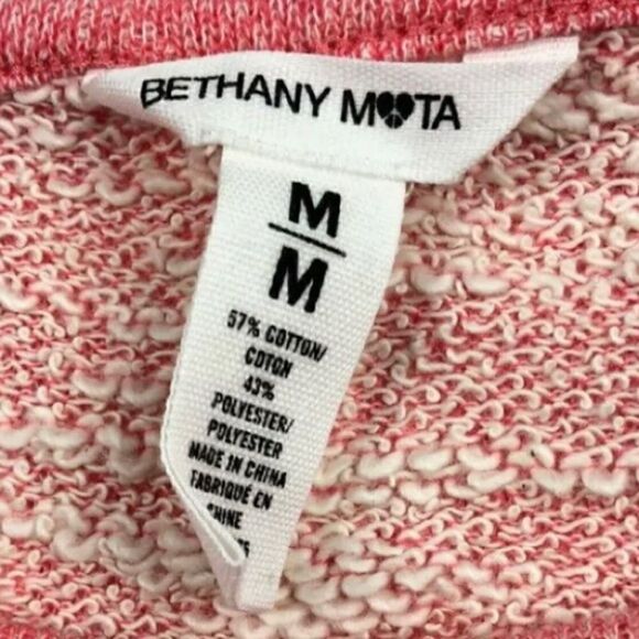 New! Bethany Mota Let’s Runaway Cropped Sweatshirt Sz M - Picture 4 of 5